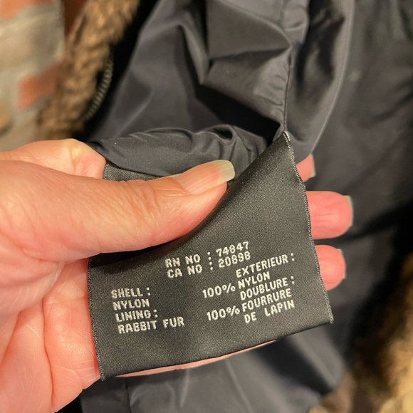 EUC without tags Andrew Marc ladies small rabbit fur 3/4 vest - Picture 2 of 2